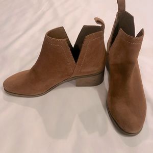 Women’s Saddle Brown Suede ankle boots with cut outs. Size 6, New